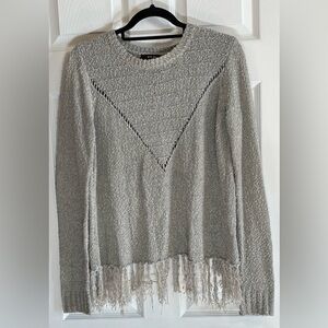 MISS ME Gray Pull-over Women's Sz 6 Sweater w/Fringed Hem